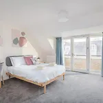 3 Bedroom Jesus Green Townhouse With Parking