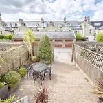 3 Bedroom Jesus Green Townhouse With Parking