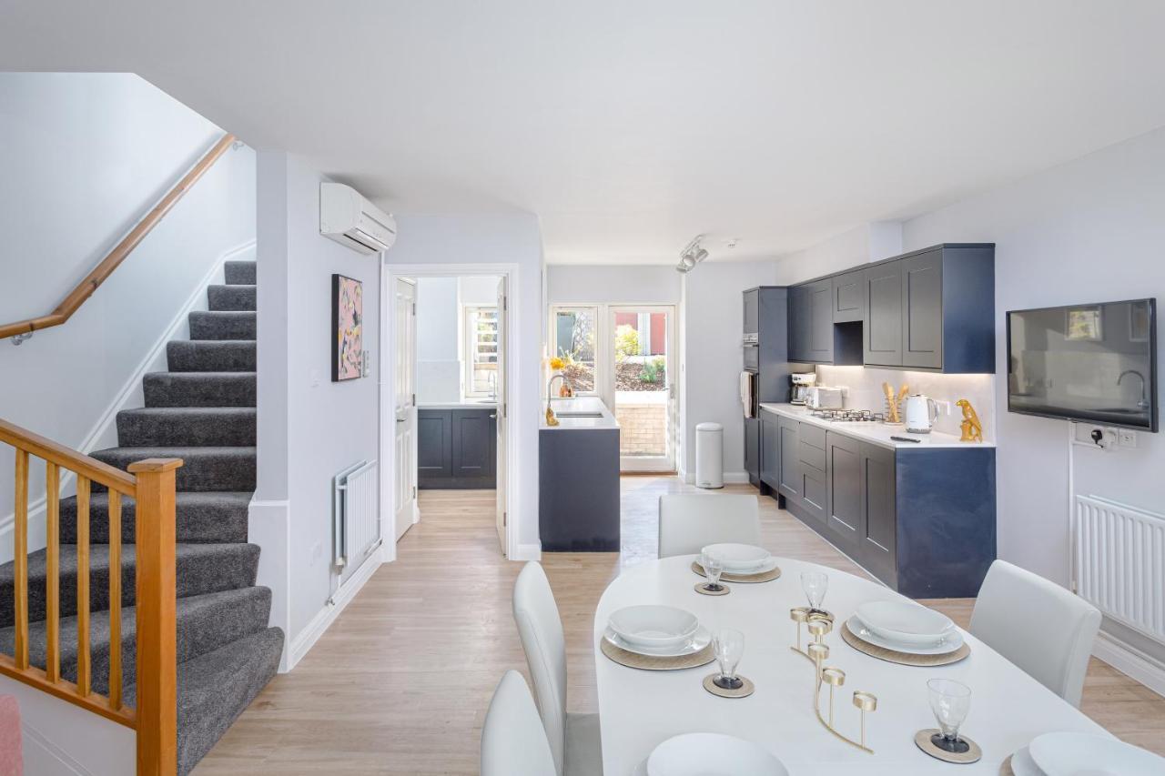 3 Bedroom Jesus Townhouse With Parking * Cambridge