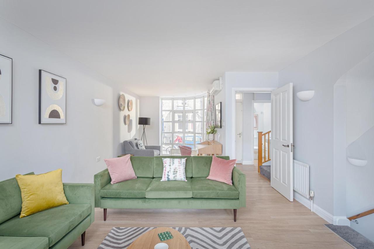 3 Bedroom Jesus Townhouse With Parking