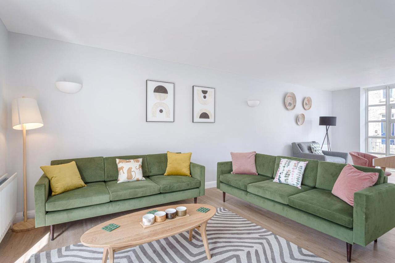 3 Bedroom Jesus Townhouse With Parking
