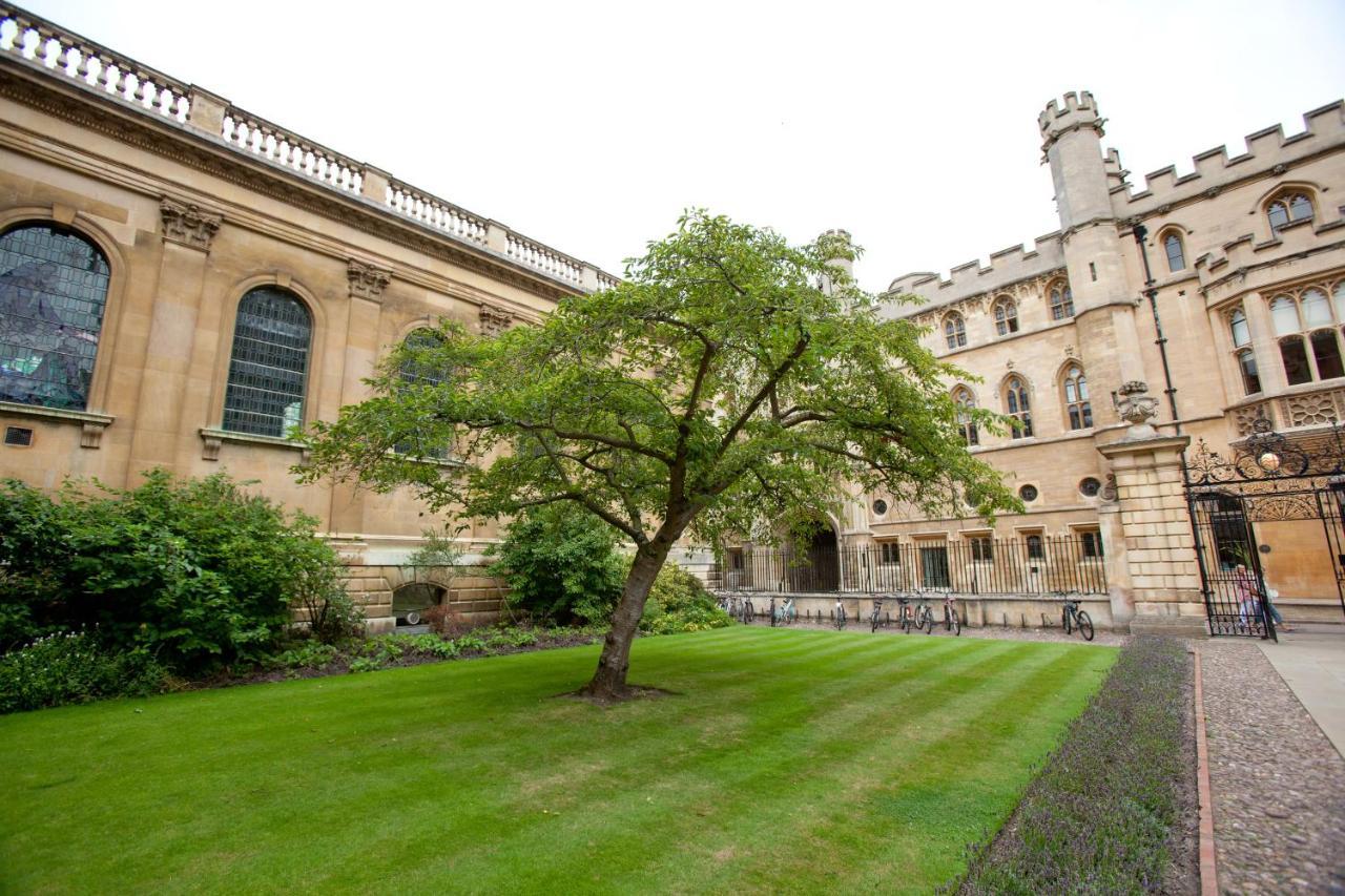 3 Bedroom Jesus Townhouse With Parking * Cambridge