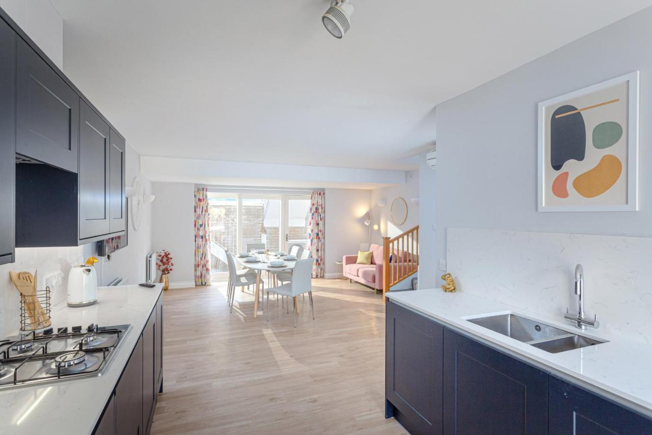 3 Bedroom Jesus Townhouse With Parking