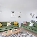 3 Bedroom Jesus Green Townhouse With Parking